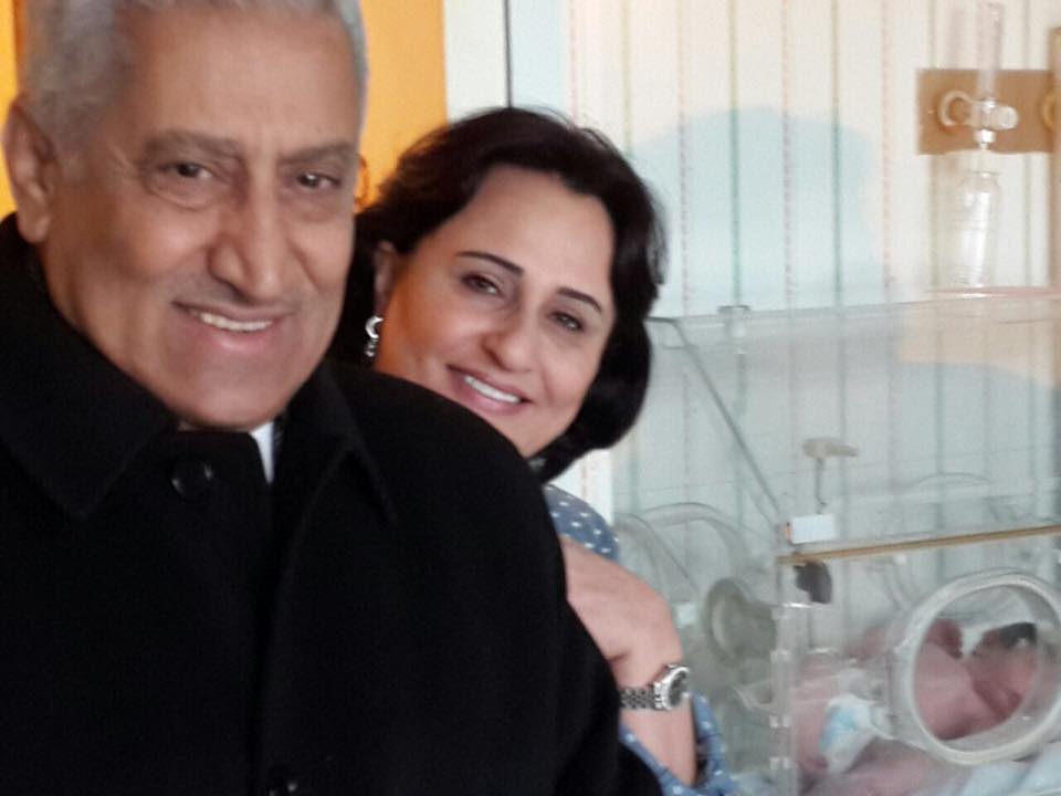 النسور وحفيدته الثالثة عشر .. صورة 