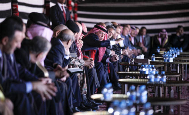 الملك : معاذ الكساسبة ابن لكل الأردنيين ونبذل جهوداً لتحريره (صور)