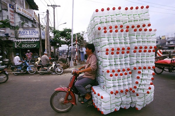 صور طريفة ومضحكة من فيتنام : عندما تتحول الدراجة الى شاحنة Image