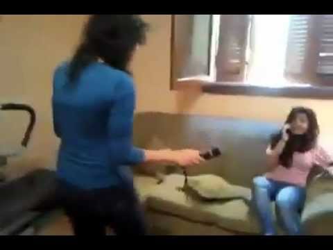 بالفيديو.. للكبار فقط : شاهد كيف قتلت مصرية صديقتها بالصاعق