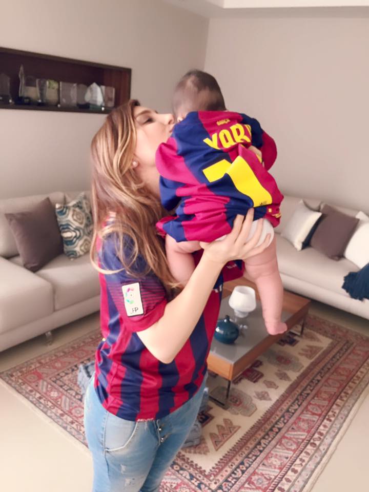 يارا ترتدي شيرت برشلونة 2015 image.php?token=d7d2