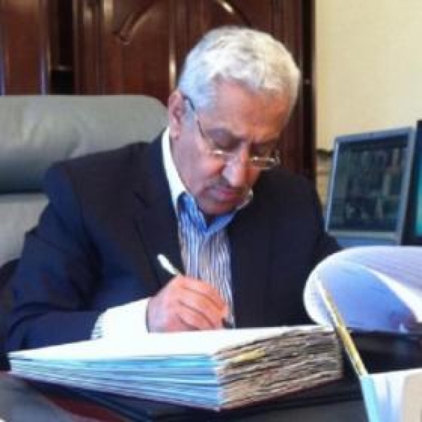 الحكومة تتلقى ألف طلب لشغل مناصب أمناء عامين ومدراء مؤسسات 