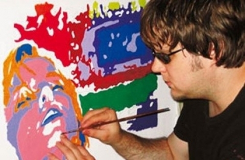 بالصور والفيديو .. أعمى يرسم بمخيّلته صوراً طبق الأصل عن الواقع