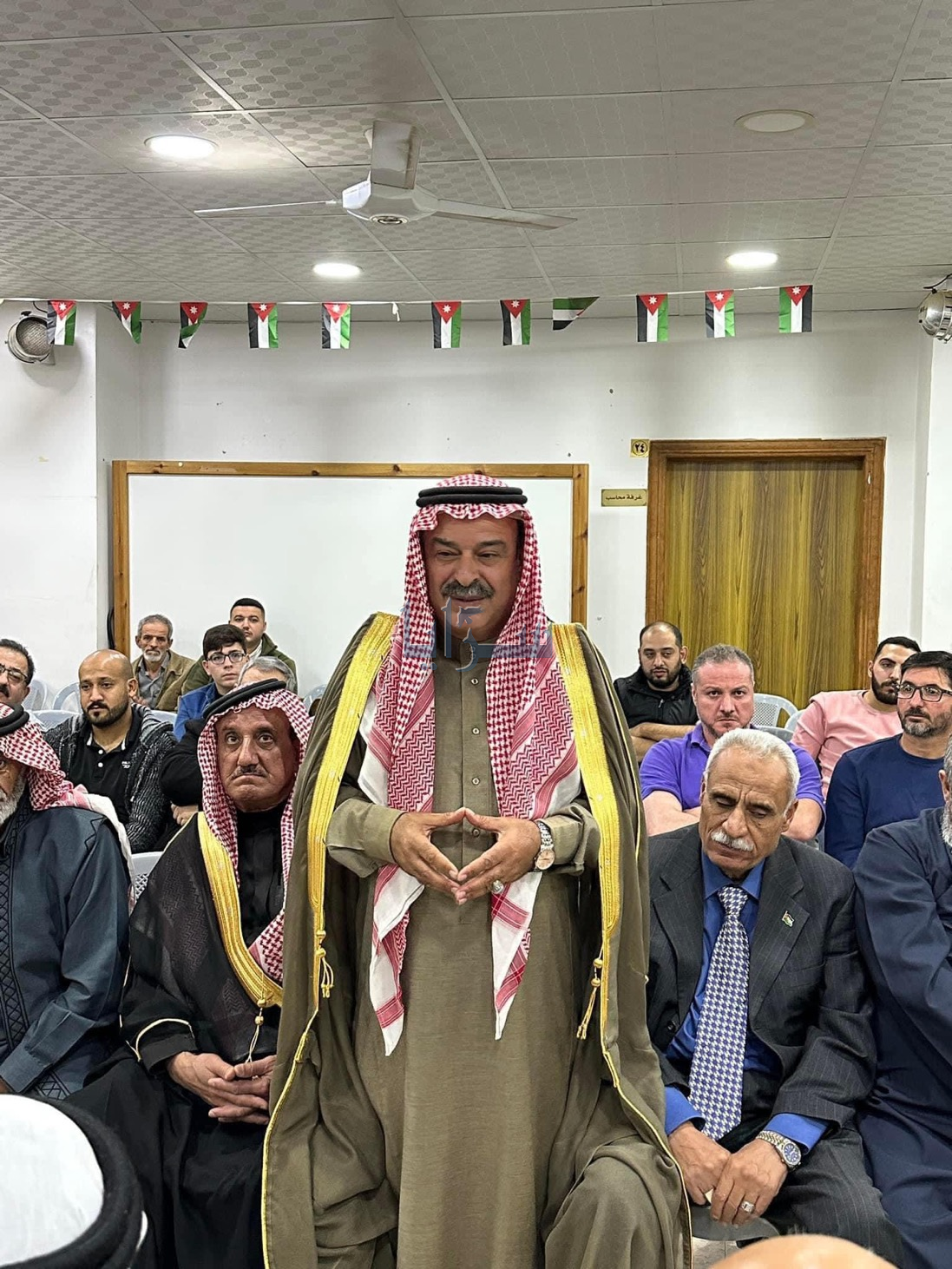 عطوة عشائرية بحضور شيوخ ووجهاء لحل خلاف بين عشيرتي الزوايدة و الشريف في المفرق