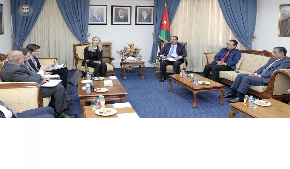 الخصاونة: سندرس ملاحظات بعثة الاتحاد الأوروبي حول الانتخابات