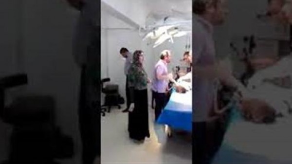 بالفيديو  ..  لحظة وفاة طفلة داخل غرفة عمليات بمستشفى خاص بسبب الإهمال 