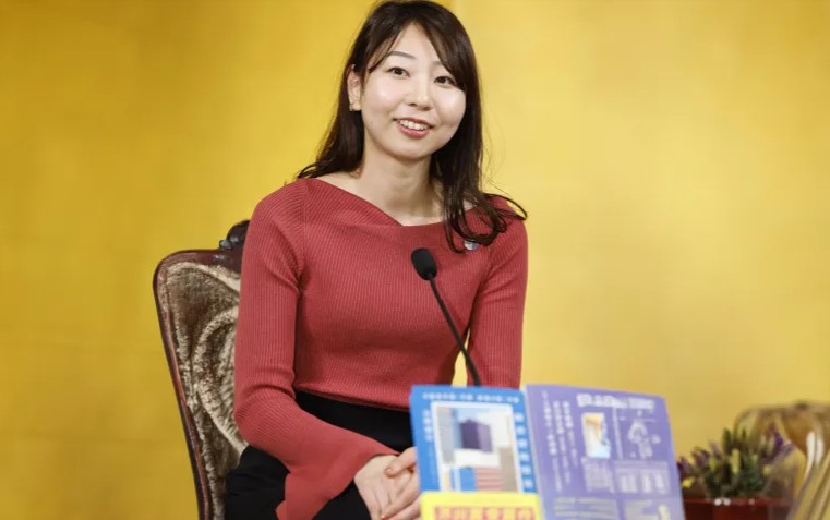 الفائزة بأهم جائزة أدبية يابانية أقرت باستخدامها "تشات جي بي تي"