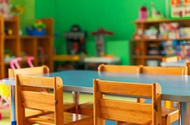 رياض الأطفال و المدارس المتوسطة مهددة بالإفلاس بسبب برنامج "توكيد"