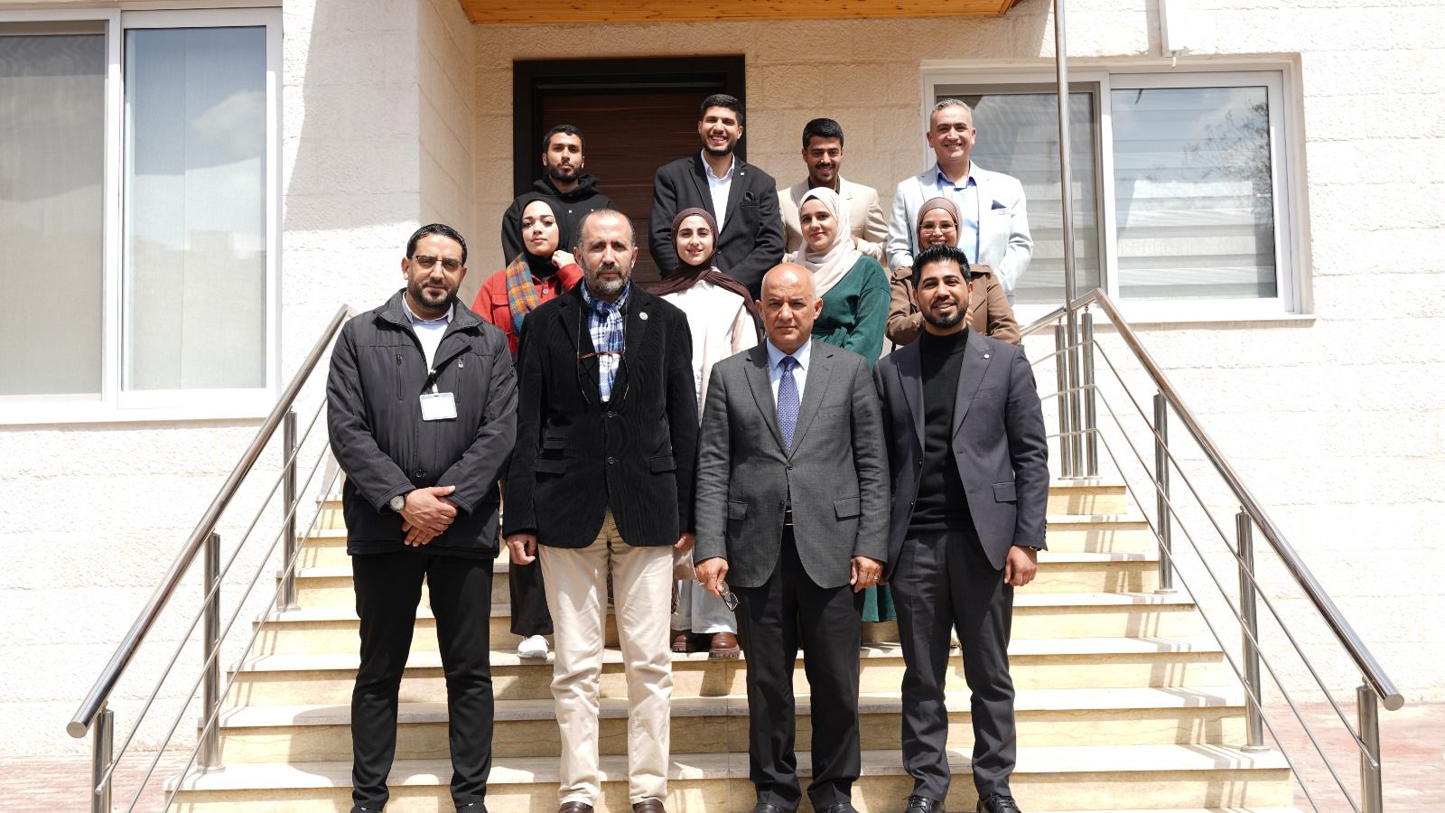 طلبة جامعة الزرقاء يزورون مركز التوثيق الملكي في الديوان الملكي الهاشمي