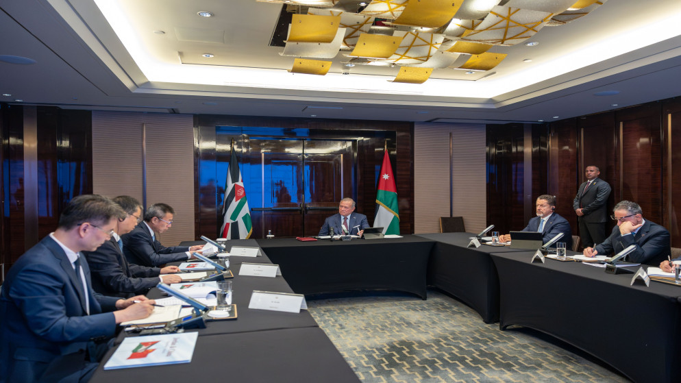 الملك يلتقي مسؤولين في لجنة مراقبة وإدارة الأصول المملوكة للدولة التابعة لمجلس الدولة الصينية