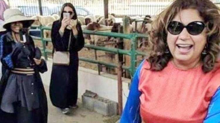 بالفيديو ..  القنصل الأمريكية في السعودية تشتري خروف العيد
