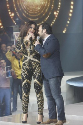  بالصور هيفاء وهبي تغني وترقص على أنغام أغنياتها ببرنامج ديو المشاهير 