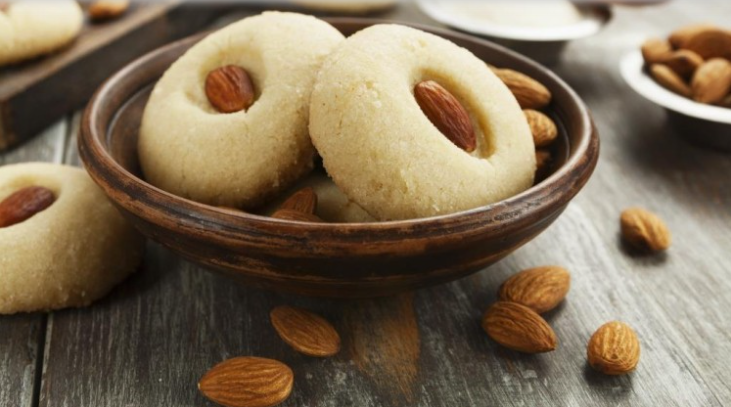 طريقة عمل الغريبة الناعمة باللوز