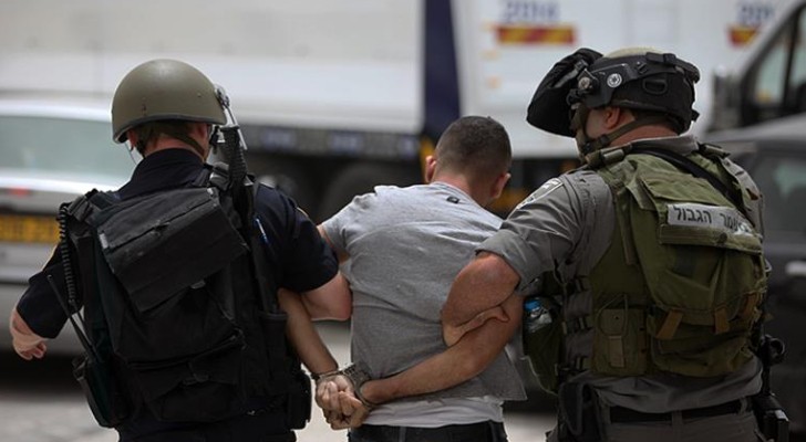 الاحتلال يعتقل 30 فلسطينيا في الضفة من ضمنهم "أسرى محررين"