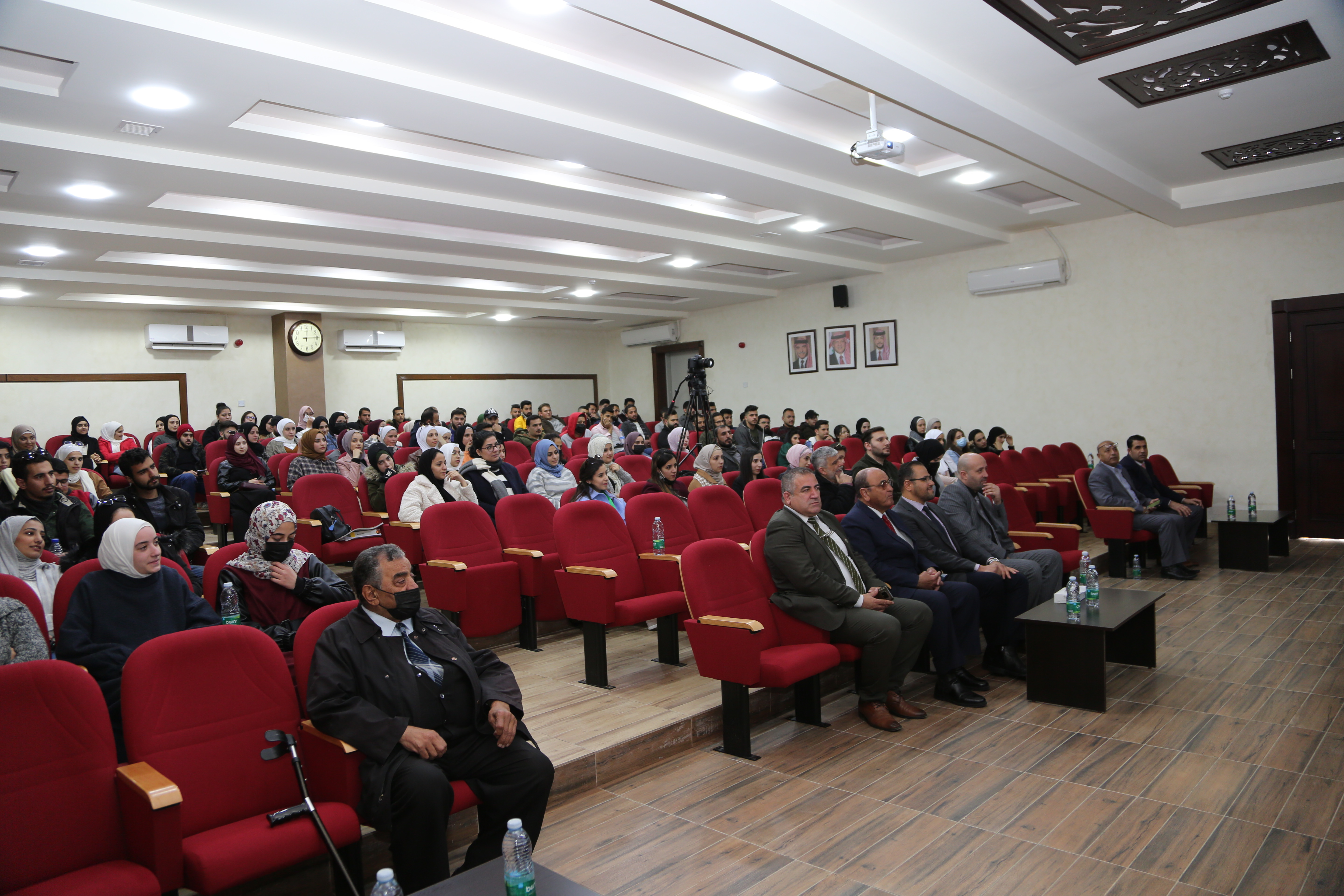 "الآثار في المملكة الأردنية خلال المئوية" محاضرة للكفافي في الزيتونة الأردنية 