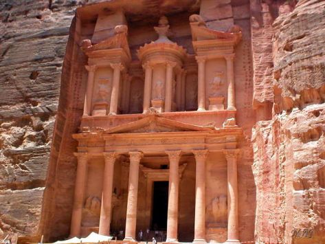 إعفاء القطاع السياحي في البترا من ضريبة الدخل والمبيعات