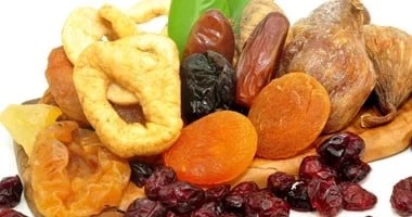 أخصائية تغذية تحذر مرضى السكر من 4 أنواع من الفواكه المجففة