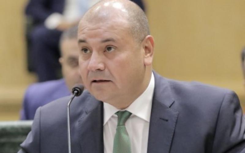 العودات يعرض نتائج عمل اللجنة القانونية لقانون الأحزاب لتسليمه لرئاسة المجلس