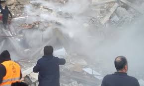 إعلام عبري: 30 قنبلة ألقيت على مقر خامنئي