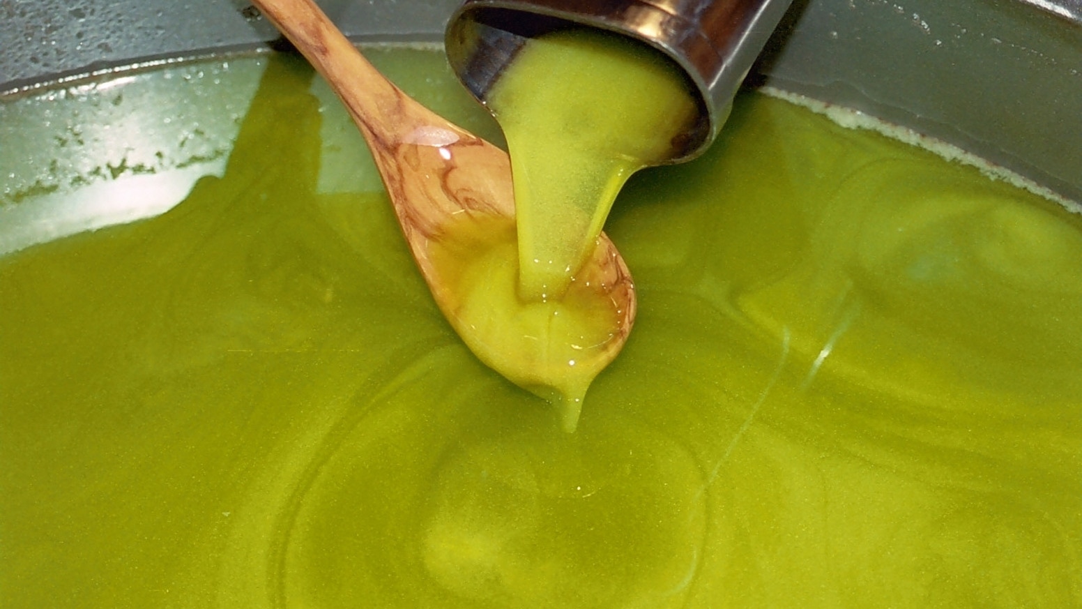 ما حكم إخراج زكاة الزيتون من الزيت القديم؟ ..  الإفتاء الأردني يجيب