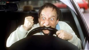 إنذار سيارتك يصرخ بلا سبب؟ 4 إشارات خفية تكشف الخلل