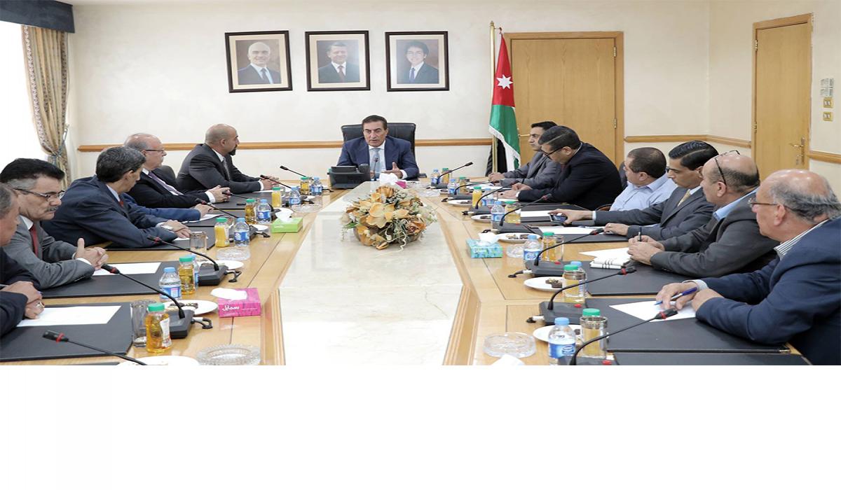 الطراونة يلتقي رئيس وأعضاء بمجلس النقباء