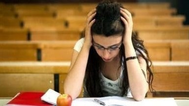 تغيرت تصرفات أبي وكثرت المشاكل في بيتنا، فما الحل؟