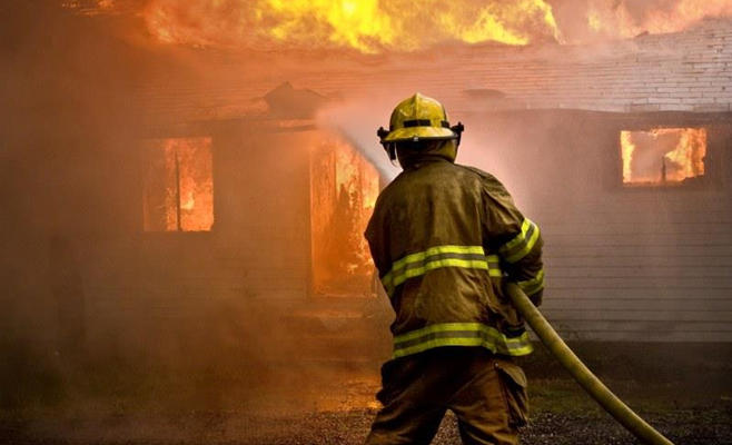 8 إصابات بينها حالات خطرة اثر حريق بمصنع في الموقر 