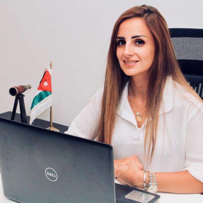 نضال العضايلة يهنئ راما العساف بحصولها على لقب مستشارة اقتصادية 