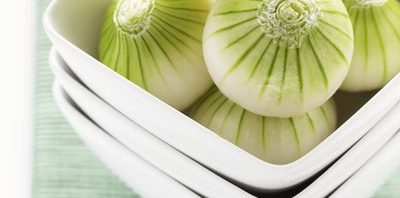 فوائد البصل في علاج السخونة