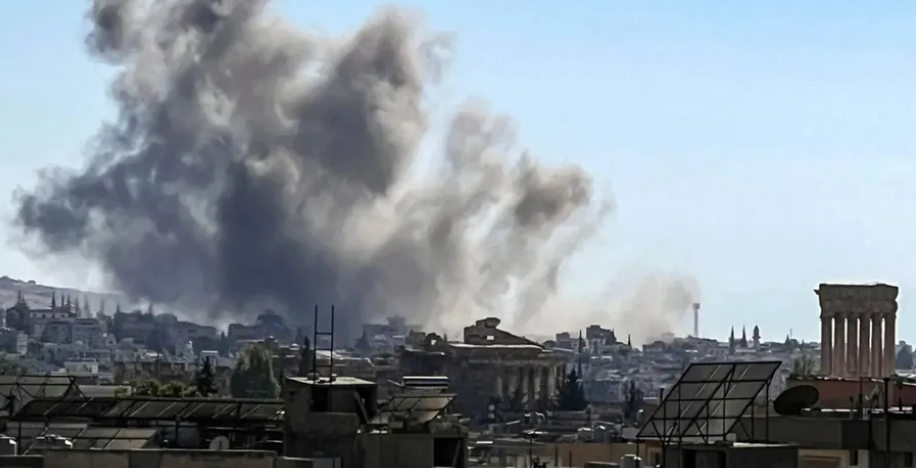 لبنان ..  شهيدان وجريحان بغارة إسرائيلية على بعلبك