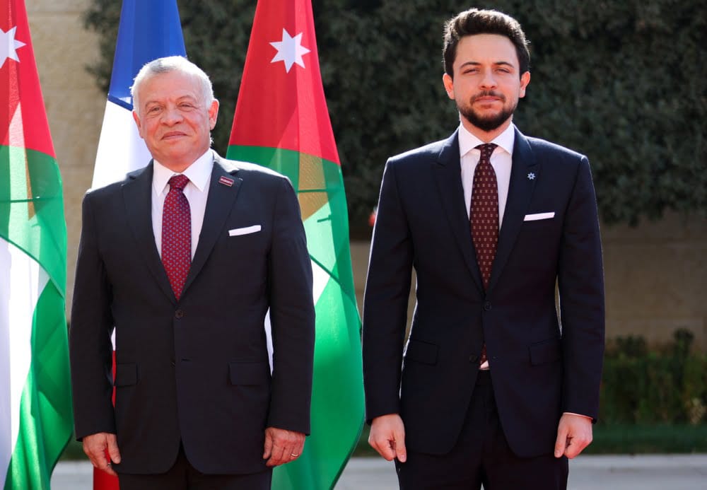 نحن مع جلالة الملك نقف حيث يقف  .. 