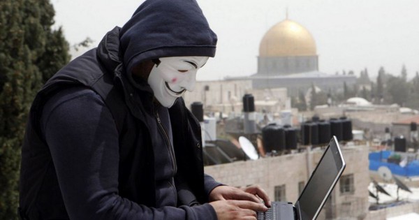بالصورة .. هاكر فلسطيني يخترق مواقع حكومية في إسرائيل  