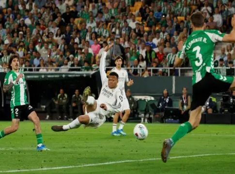  الكشف عن طبيعة إصابة مبابي وموقفه من كأس العالم