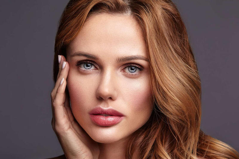 4 مستحضرات فقط لمكياج يومي سريع وأنيق