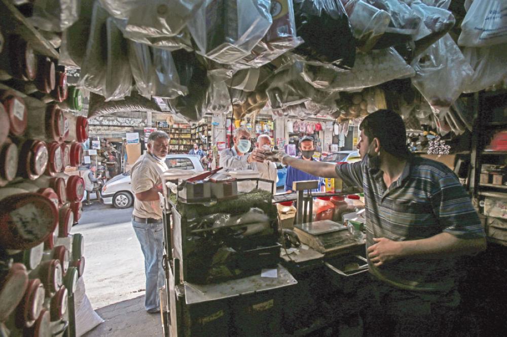 الإصابات المحلية تدفع بتشديد الإجراءات