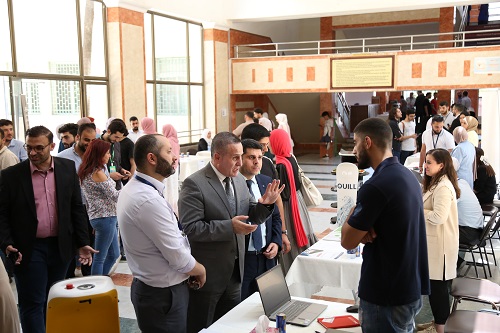 "الزيتونة" كلية العلوم والتكنولوجيا المعلومات تقيم يومها الوظيفي الاول 