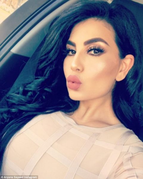 بالصور ..  شاهد كيم كاردشيان "الافغانية" التي يهددها متشددون بالقتل