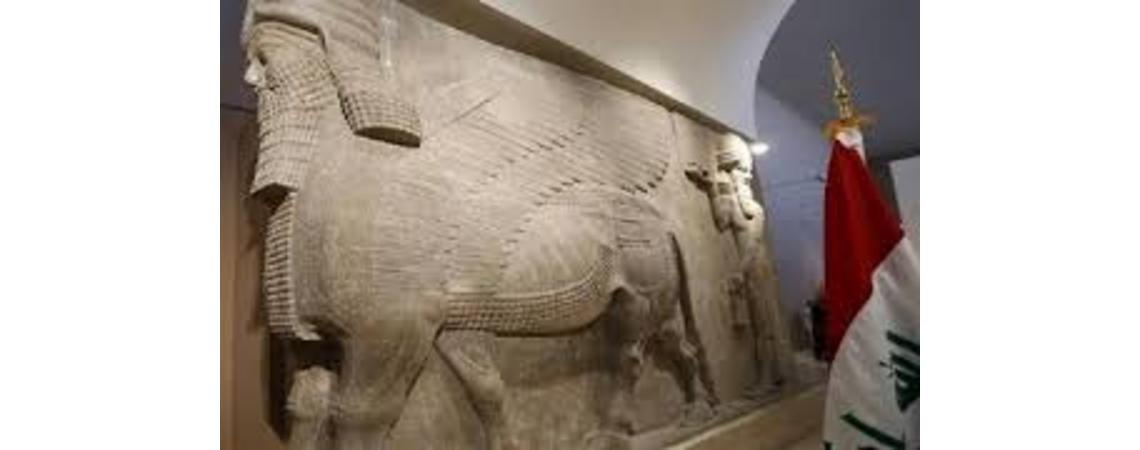 بريطانيا تعيد لوحا سومريا نادرا إلى العراق