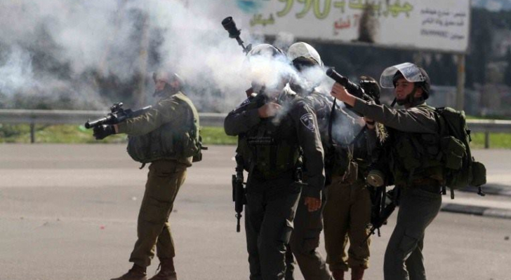 إصابة فلسطينيين برصاص الاحتلال وهدم منازل واعتقالات بالضفة والقدس