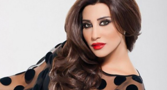 نجوى كرم لإعلامية: يخرب بيتك على هالسؤال