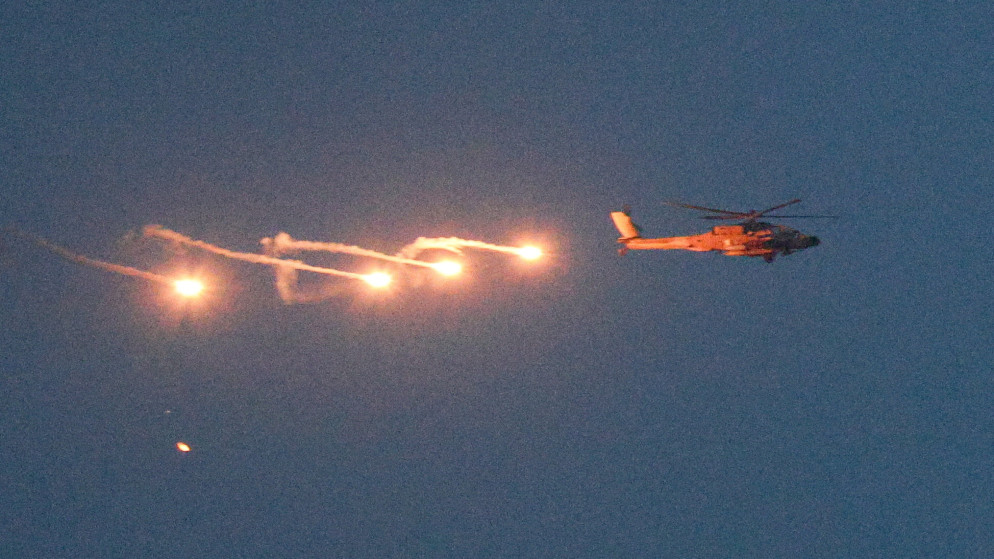 "إسرائيل" تقصف مناطق في جنوب لبنان رغم دخول وقف إطلاق النار حيز التنفيذ