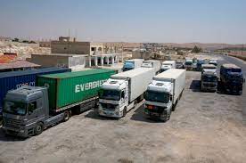 الداوود: 250 شاحنة تعبر حدود جابر يومياً