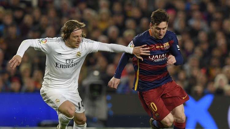 لوكا مودريتش: لن ألعب بجوار ميسي أبدا