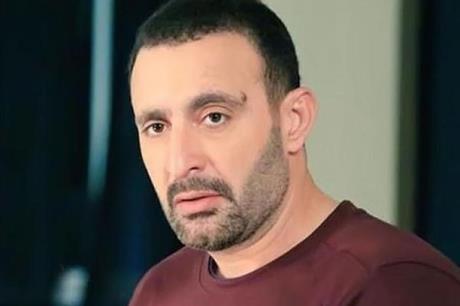 أحمد السقا يقتحم منزل أحد متابعيه في الرابعة فجرا ..  فيديو 