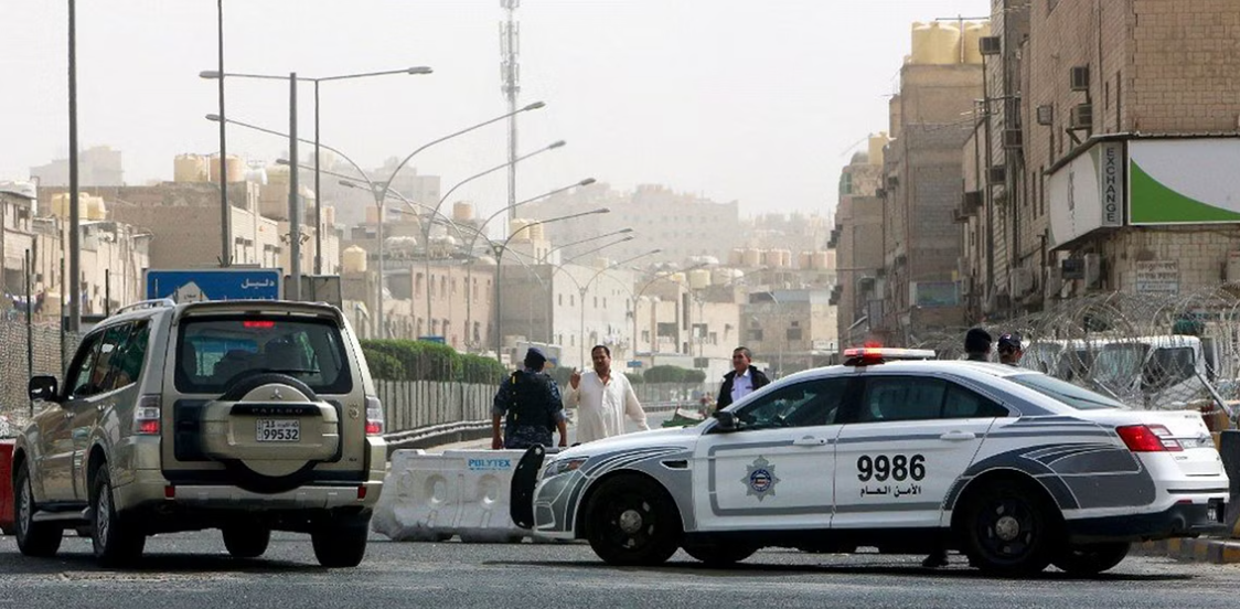 الكويت ..  أشعل النار بالدورية ثم اتصل على الشرطة لإنقاذه