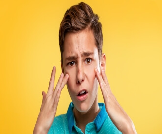 ظلت عالقة 10 سنوات ..  مراهق يخرج "مفاجأة" من أنفه
