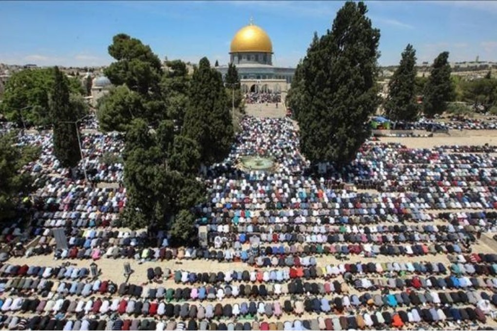 ‎40 ألفا يؤدون صلاة الجمعة في المسجد الأقصى