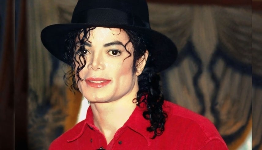 مايكل جاكسون يحقق نجاحاً عالمياً جديداً بأغنياته