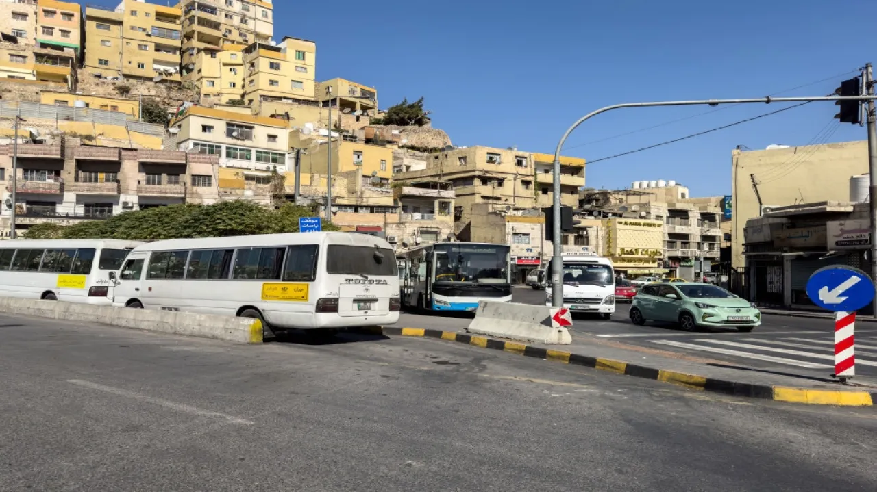 تفعيل خطي السلط والكرك ضمن مشروع النقل مع عمان